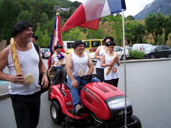 LE TOUR DU MONDE DE SPORTS LOISIRS